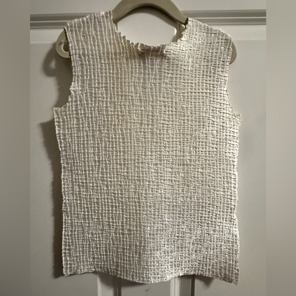 Chic Textured Sleeveless Kids Top